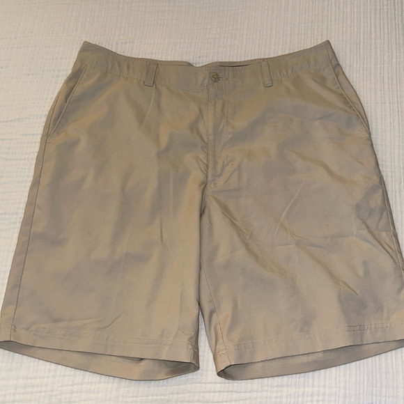 PGA TOUR SIZE 38 Golf Shorts - Picture 1 of 2
